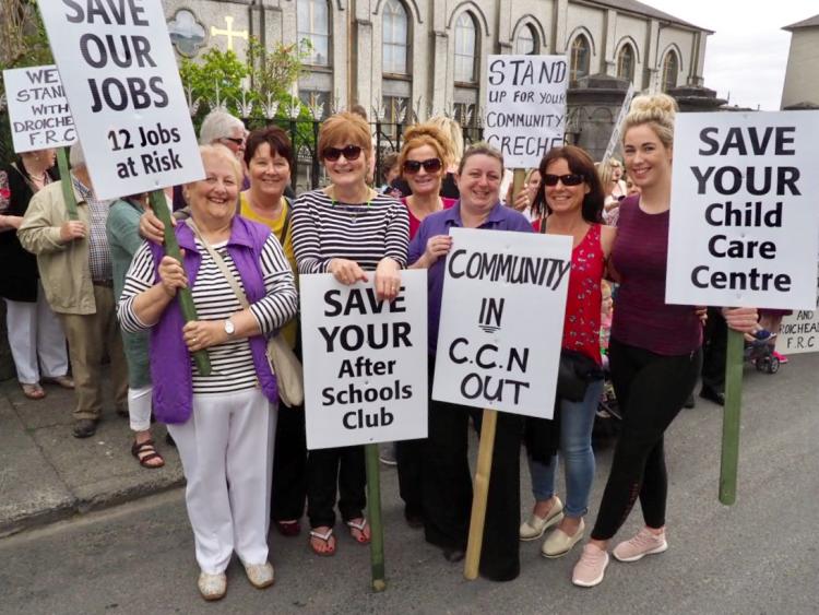 Protesters march in Callan in support of Droichead Childcare facility
