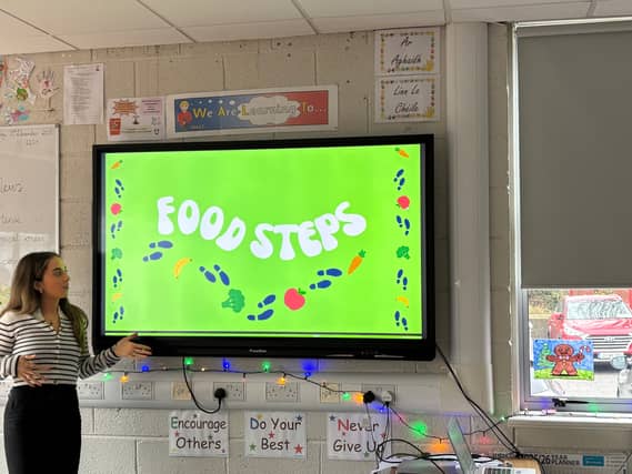 Michelle Farrell giving a FoodSteps workshop