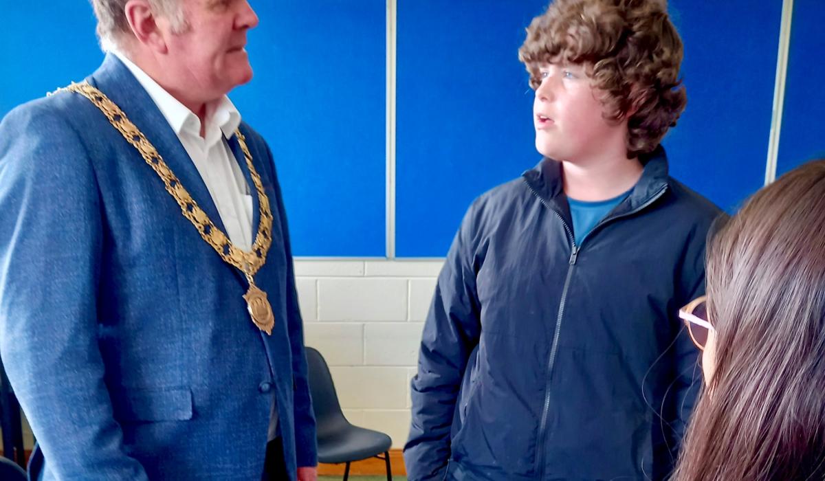Mayor Joe Malone visits Irish Baha’i Summer School in Kilkenny Kilkenny Live