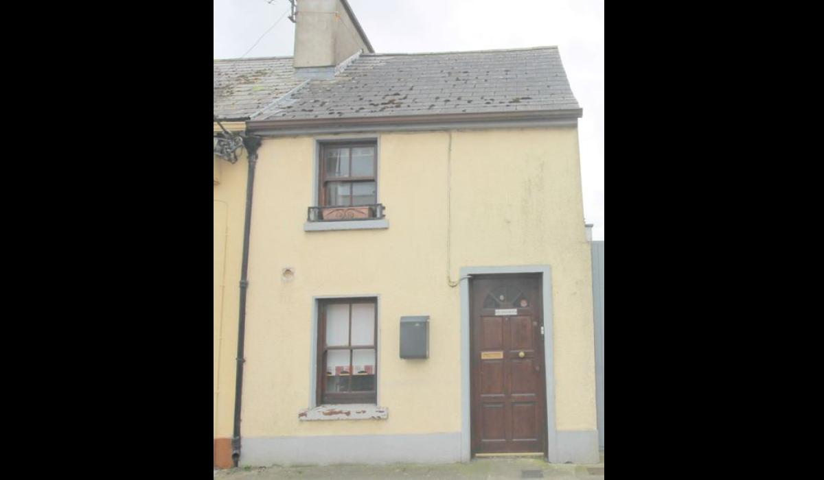 Townhouse for sale in Kilkenny for only €80k see more! Page 1 of 3