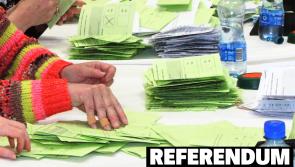Early tallies at Cilin Hill suggest a strong Yes vote 