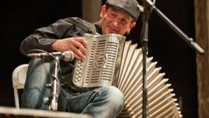 Mick McAuley to play  Cleere’s Theatre in Kilkenny this Friday