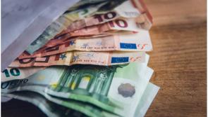 Thousands notice surprise cash boost in bank accounts amid €400 lump sum