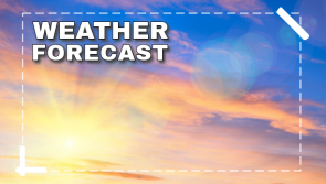 Sunshine and warm temperatures 'under threat' at weekend, warns forecaster 