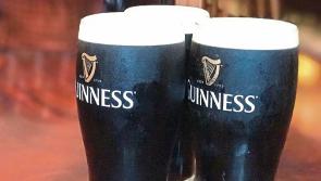 One of the world's most influential guitarists stops off for a pint in Kilkenny after concert 