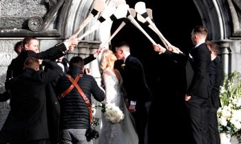 PICTURES: Limerick influencer Niamh de Br&uacute;n marries Kilkenny star hurler TJ Reid