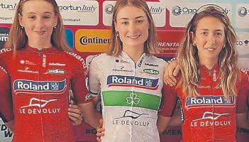 Mia Griffin (centre) in her Irish Champion's Jersey, with team colleagues