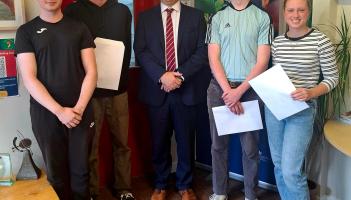 Pictures: Bród agus buíochas as Coláiste Pobail Osraí students receive Leaving Cert results