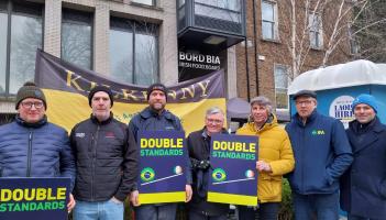Supporting the IFA&rsquo;s call for the resignation of the Bord Bia chairman, at the protest, waas Paul O&rsquo;Brien, Graignamanagh, IFA South Leinster Chairman, at Board Bia headquarters. Also in the picture ar