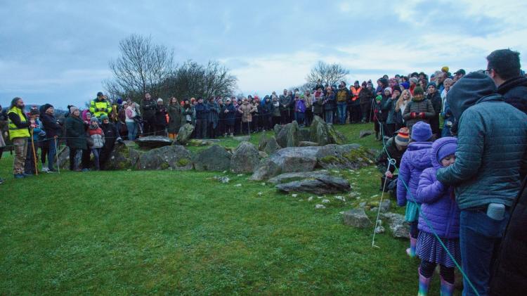 Hundreds flock to Kilkenny passage tomb in Kilkenny to celebrtae the winter solistice