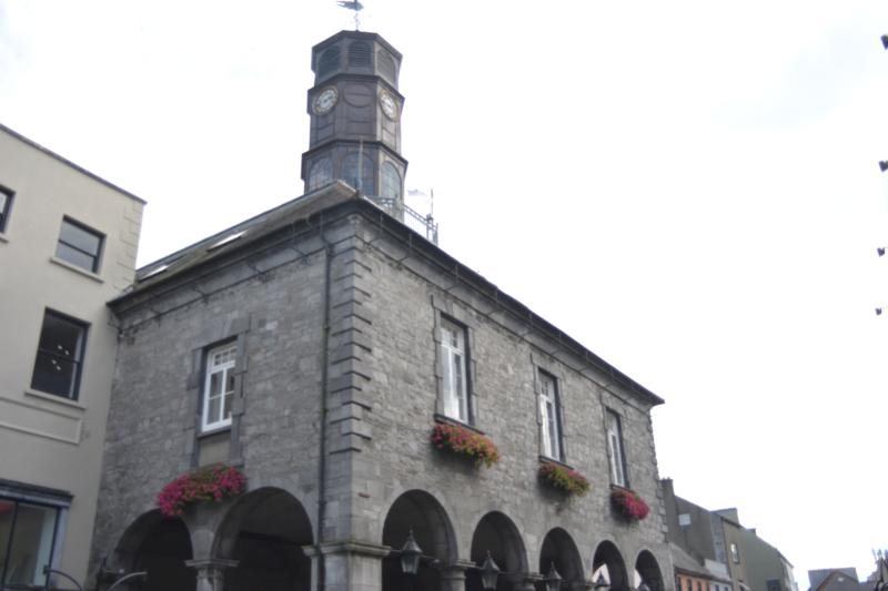 Grenade found outside Town Hall in Kilkenny City - Rewind 