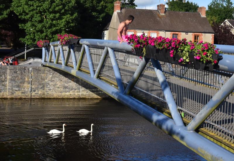 Kilkenny bridge has adaptable LED lighting for a very interesting reason