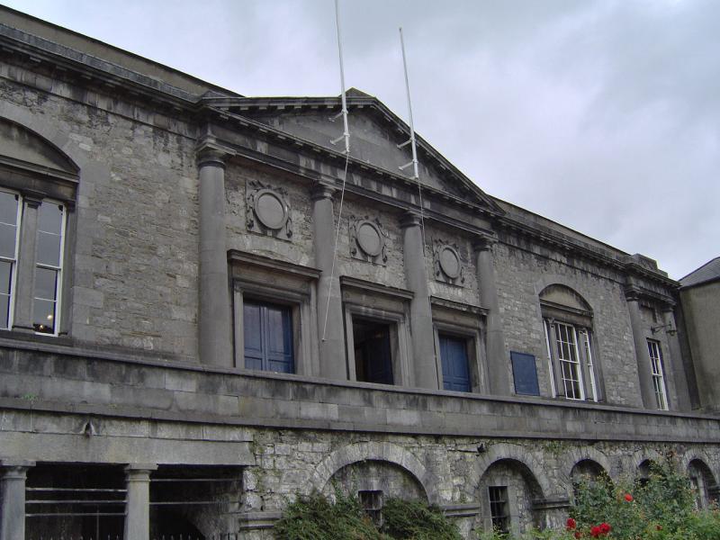 Suspects appear at special sitting of Kilkenny District court in connection with burglary-related offences