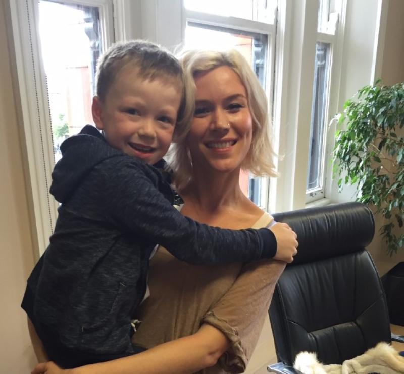 Kilkenny Model School boy with rare medical condition meets singing sensation Joss Stone 