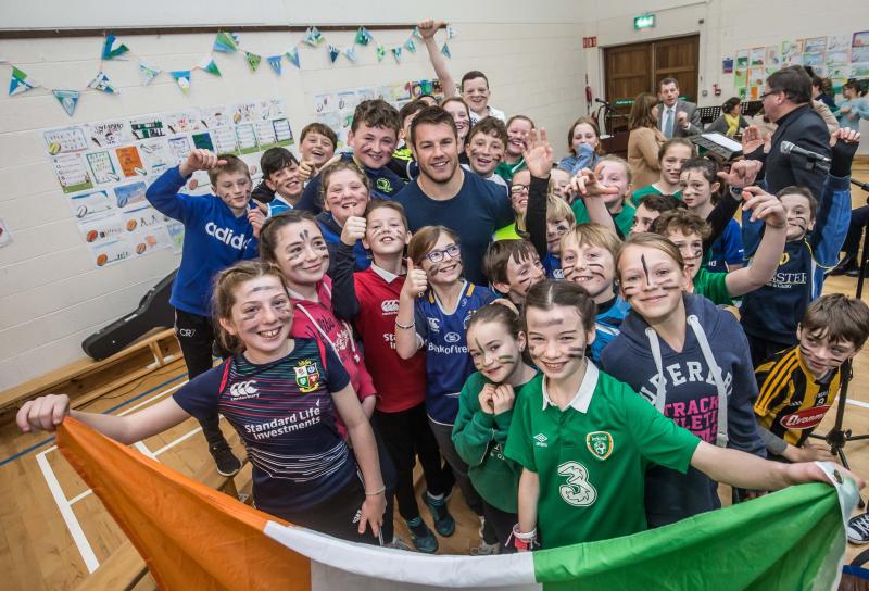 Cuffesgrange pupils do the haka for Seán O'Brien, the Tullow tank
