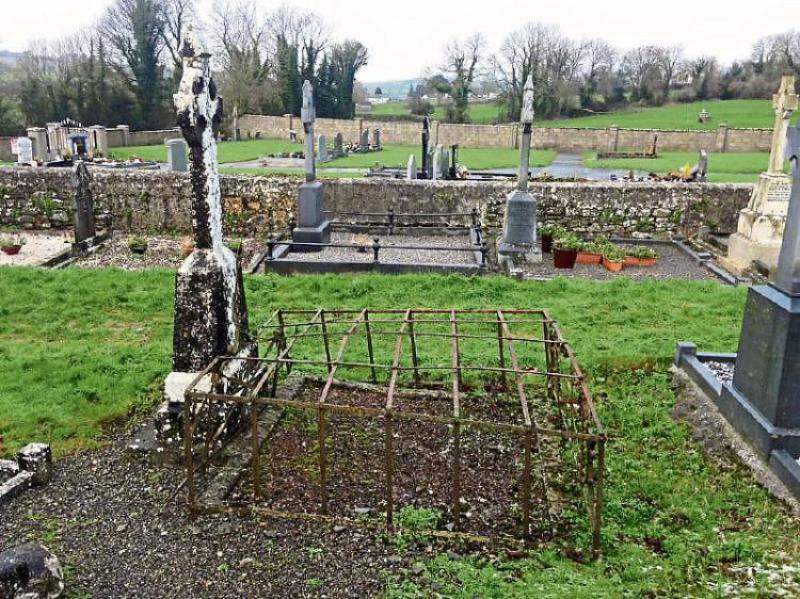 Anti-Bodysnatching device still on Kilkenny grave