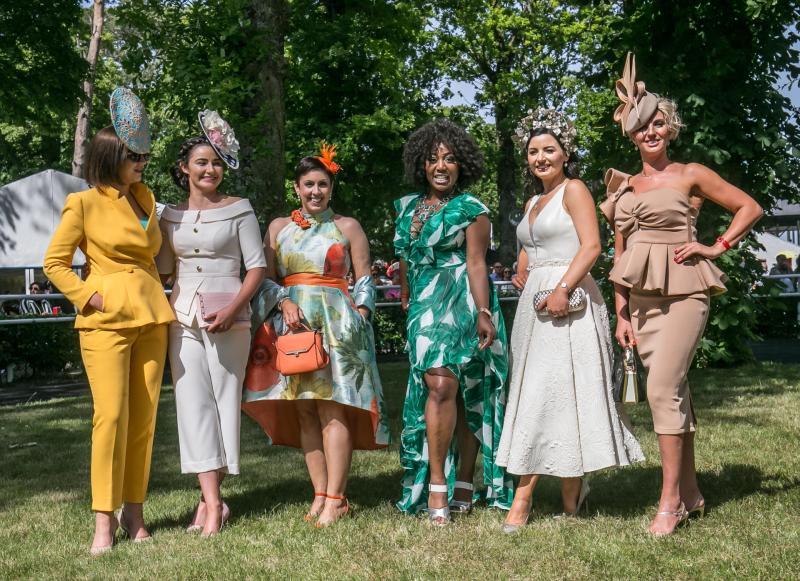 Siobhán wins  Best Dressed at Ladies Day at Gowran Park