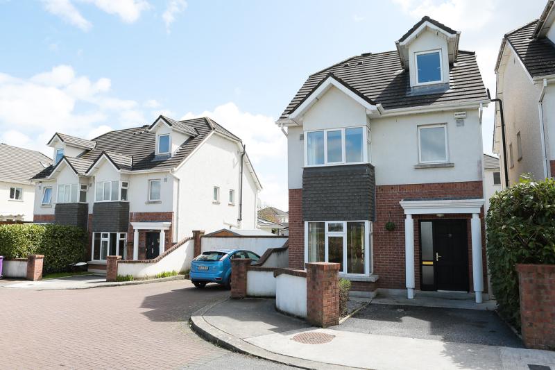 Spacious living at number 31 Hollybank Lawn