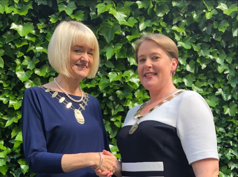 Kilkenny's Ella Dunphy IPAV President meets new SCSI President