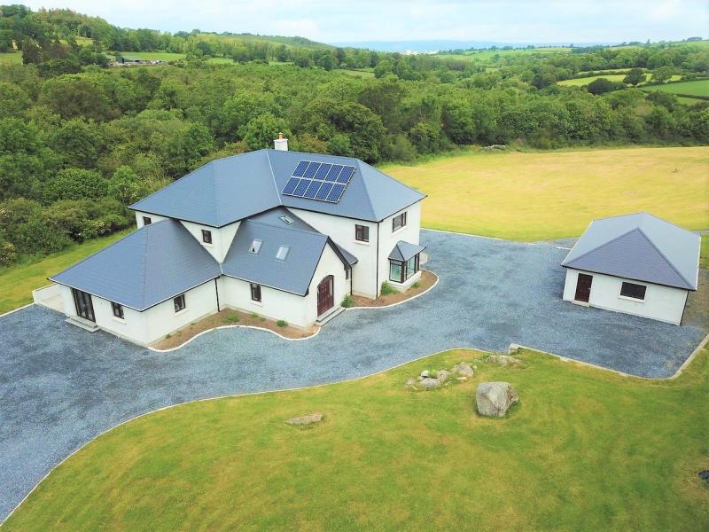 Kilkenny Property Watch: River frontage to the Barrow and ample space for boathouse