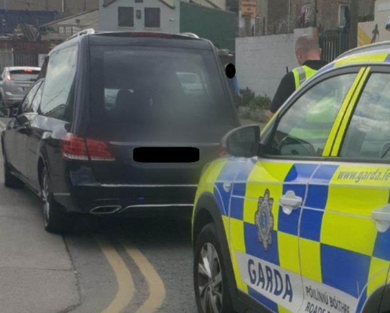 Gardaí dead serious about spreading #ArriveAlive message as hearse driver fined for using mobile phone