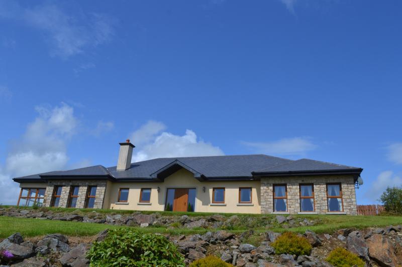 Kilkenny Property Watch: A spacious residence with panoramic views of rolling countryside