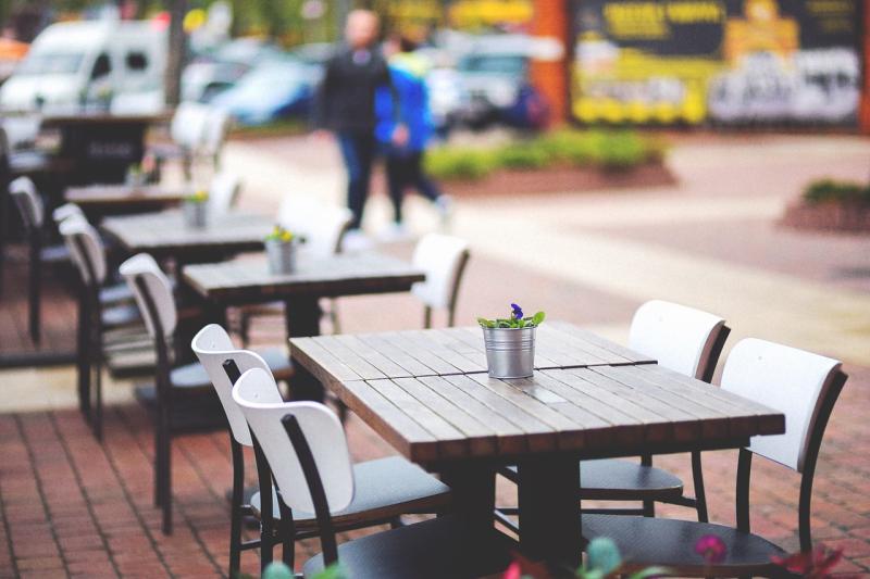 Publican groups to hold urgent meeting with government to ensure pubs can open same time as restaurants and cafes