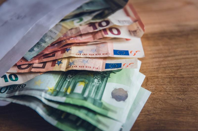 Barnardos report finds parents under 'considerable financial pressure'  with back-to-school costs