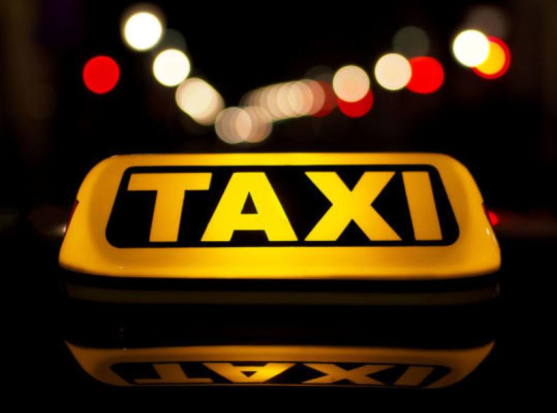 Taxi window smashed and wallet stolen in Kilkenny