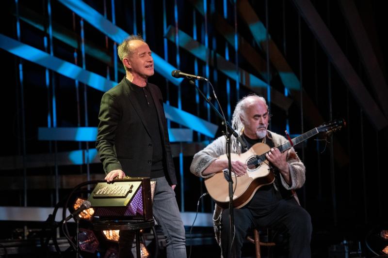 Kilkenny TradFest welcomes musical geniuses Iarla Ó Lionáird and Steve Cooney 