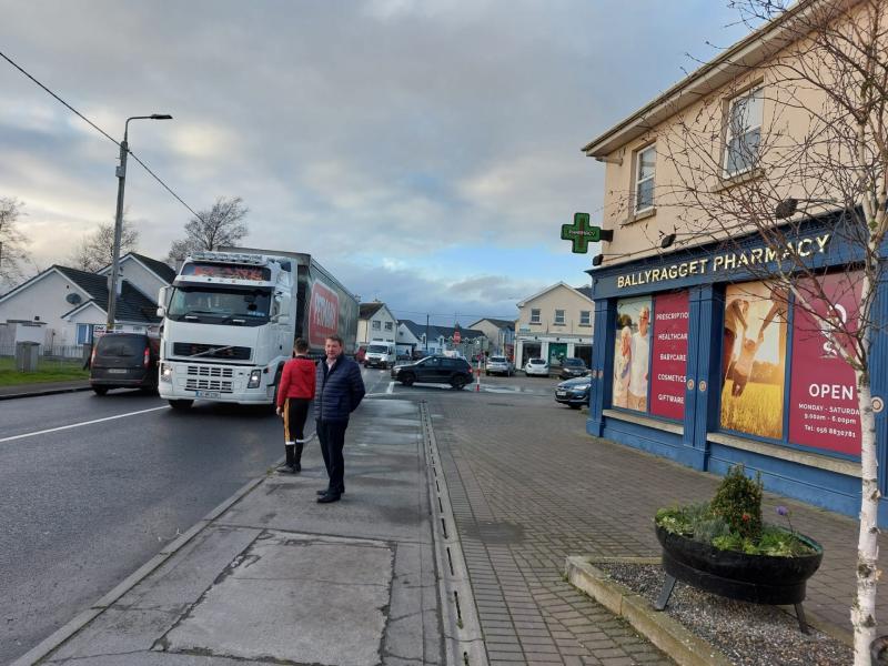  Road safety fears voiced over entrance to Ballyragget National School