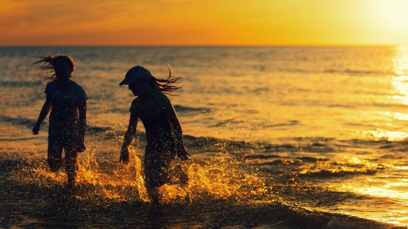 Be SunSmart and protect your skin as Met Éireann forecasts continued sunshine