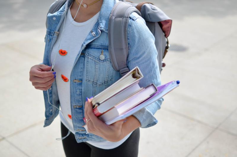 Thousands of Irish students owed €1,000 from Government just before Christmas