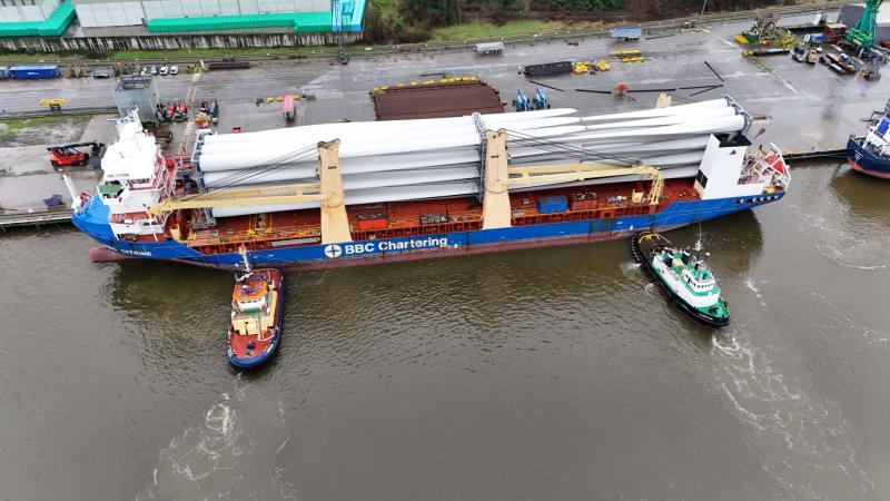 'Longest ever imported' wind turbines land in Kilkenny