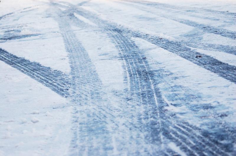 ALERT: Met Éireann warns of hazardous road conditions as ice warning is issued