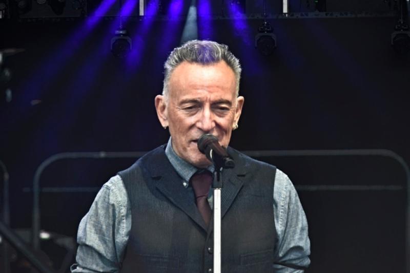 After conquering Kilkenny and Ireland, Bruce Springsteen cancels run of dates over ‘vocal issues’