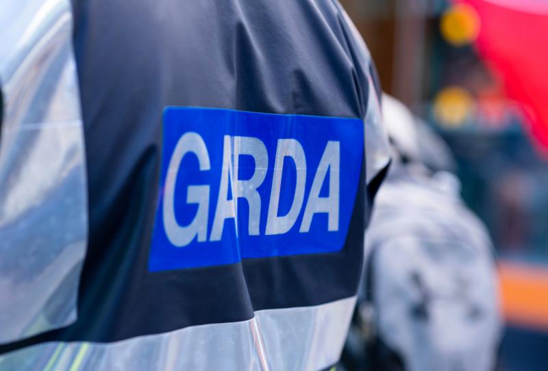 Gardaí make 5 arrests following vehicle colliding with Garda patrol car