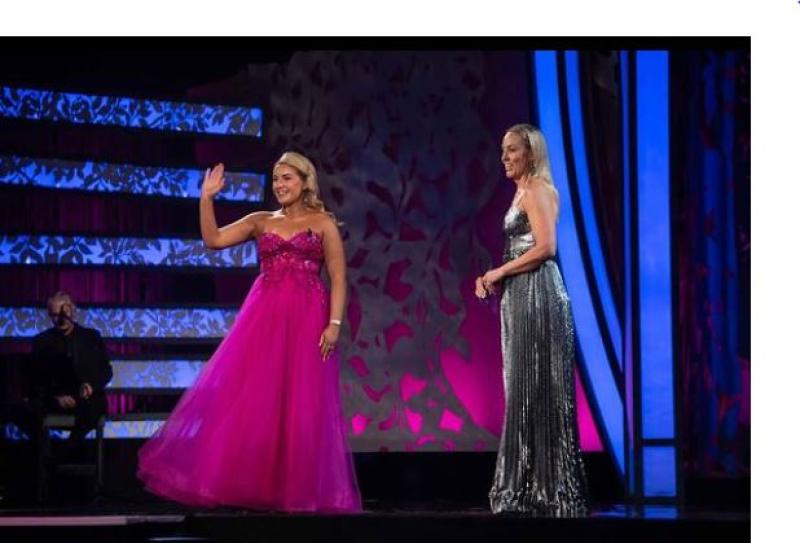 Kilkenny Rose Lisa O'Rourke on stage with Katherine Thomas