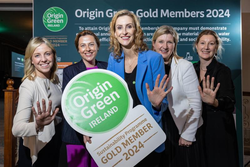 Tirlan with Origin Green Director of Sustainability and Quality Assurance Deirdre Ryan (centre)