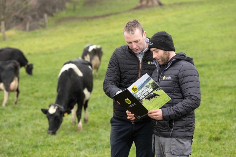 Ruminant Technical Specialist, Bryan Harte discussing the new Milk Solids Growth Programme with farmer Dean Kelly 