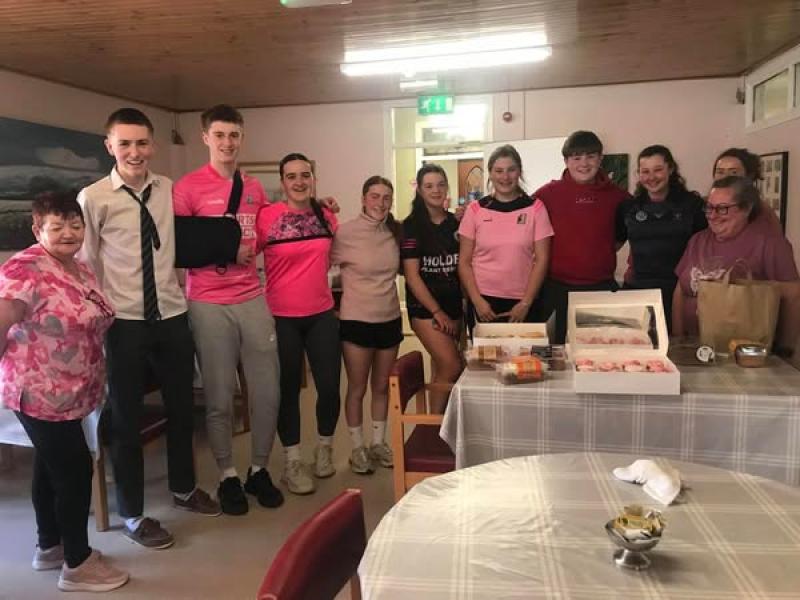 Kilkenny students share heartwarming moment with nursing home residents 