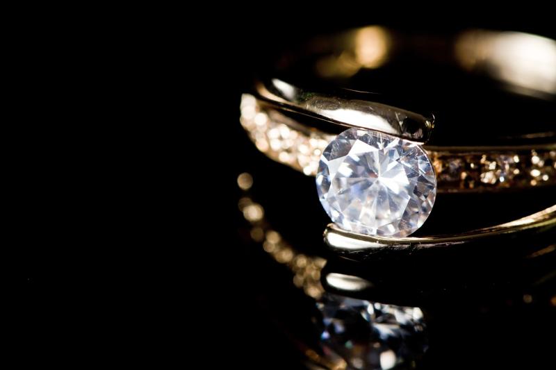 Great excitement as Kilkenny club captain announces engagement to boyfriend 
