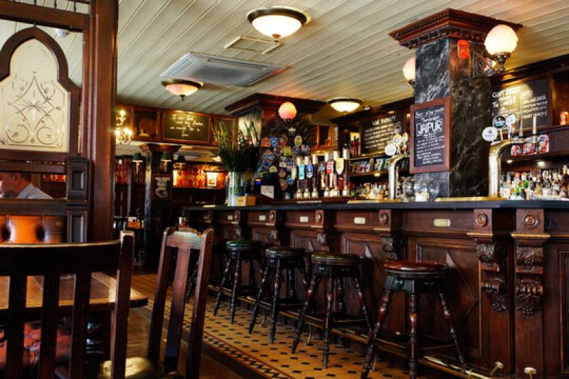 Kilkenny native at the helm of Vintners Association criticises Budget despite VAT cut