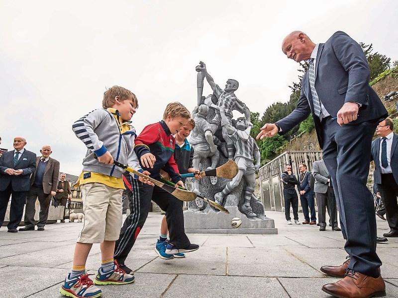 New hurling statue unveiled in Kilkenny