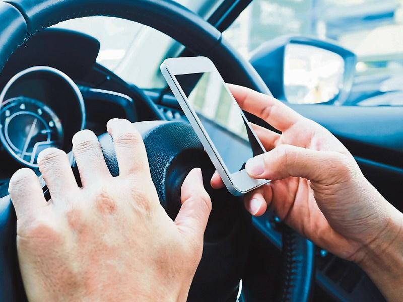 Two drivers caught using mobile phones in just ten minutes in Kilkenny