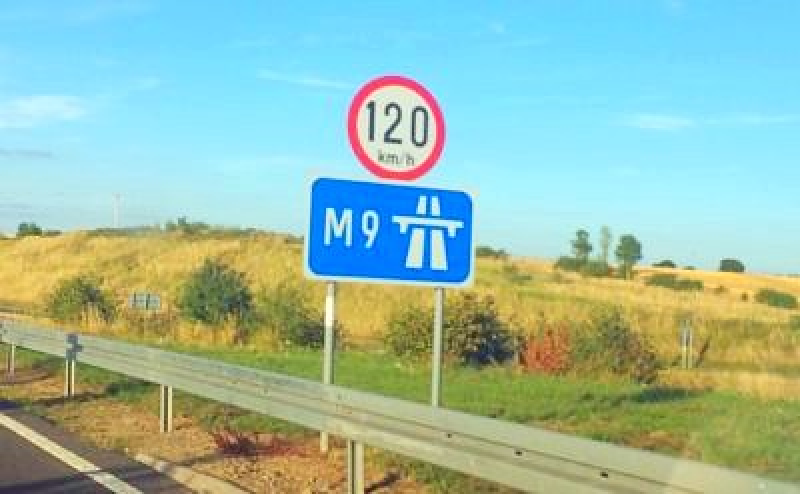 Vehicle spotted driving wrong way down motorway in Kilkenny amid safety alert