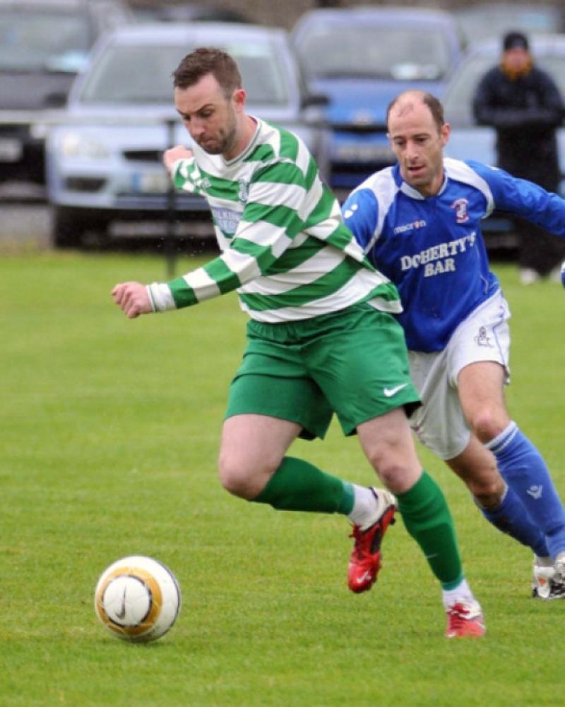 David Grincell (Evergreen A) in control with Geoffrey Brennan (Freebooters A) in pursuit. Photo: Michael Brophy