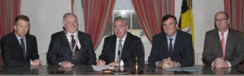 Alan Dempsey and Pat Murphy representing Diageo, signing the contracts for the Diageo St. Francis Brewery site, pictured with Cathaoirleach Pat Millea, John Mulholland, Acting C.E.O. and Philip O'Neill, Director of Services, in County Hall.  (Photo: Eoin Hennessy)
