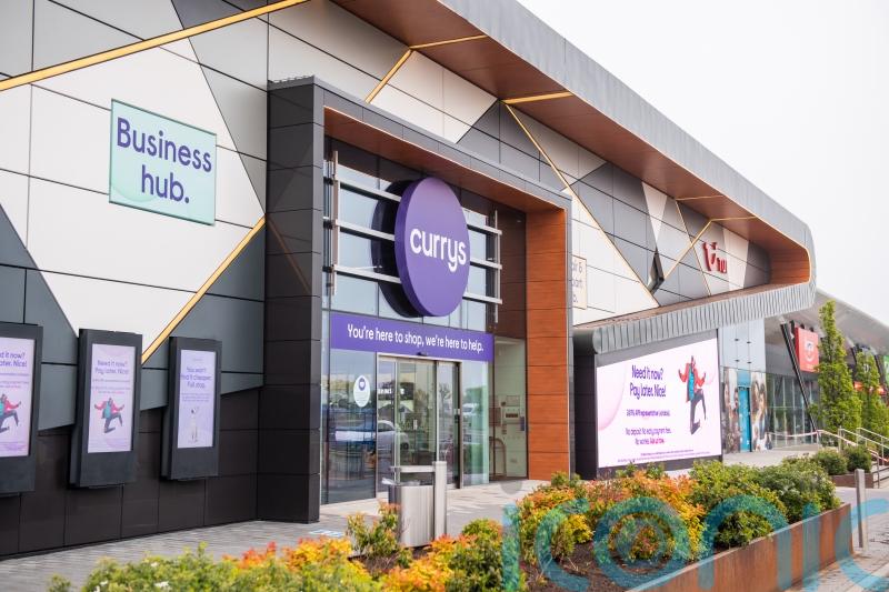 Profits to drop at popular electrical retailer