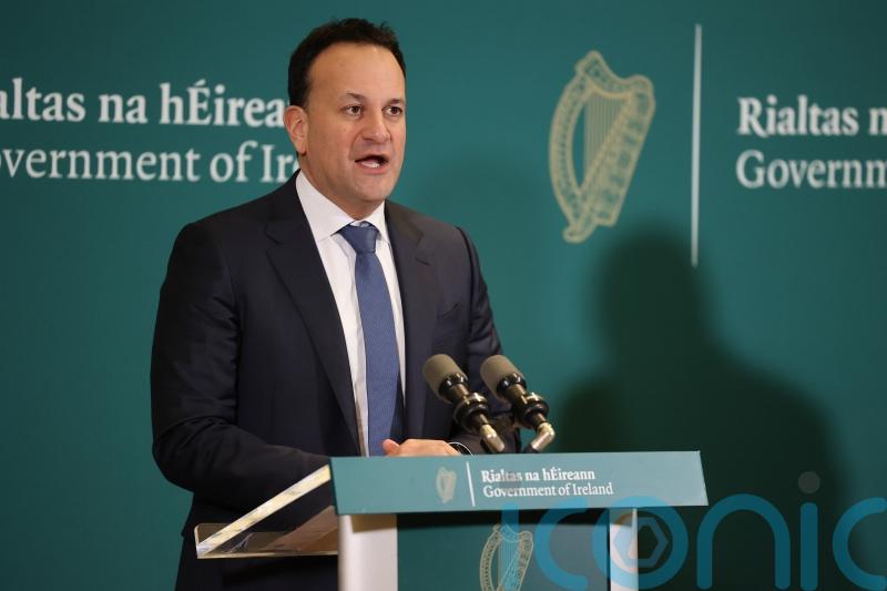 Varadkar: &lsquo;Too simplistic&rsquo; to blame Fine Gael and Fianna Fail for health crisis